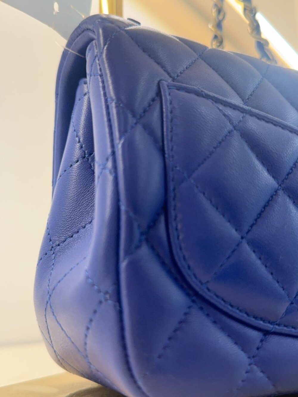 9073152CJ •(EH) Chanel Shoulder Bag Blue Leather - Picture 6 of 11